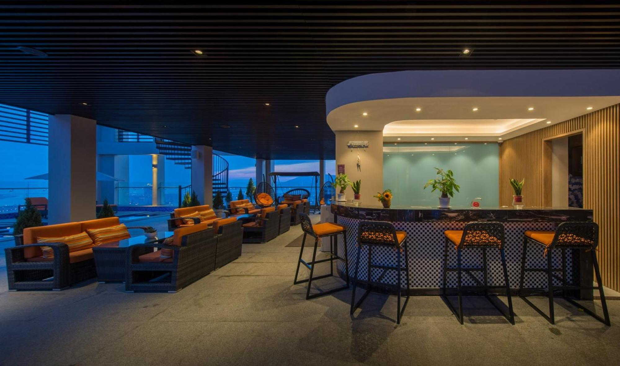 Apartment Luxury - Rooftop Swimming Pool - Front - Hinata Da Nang